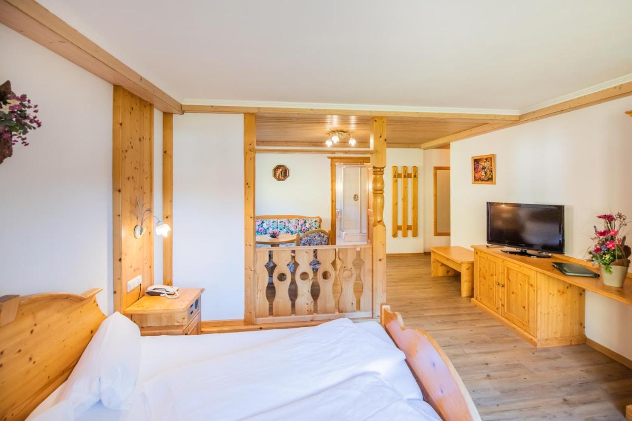 Panorama-Hotel Winklerhof Holzgau Kültér fotó