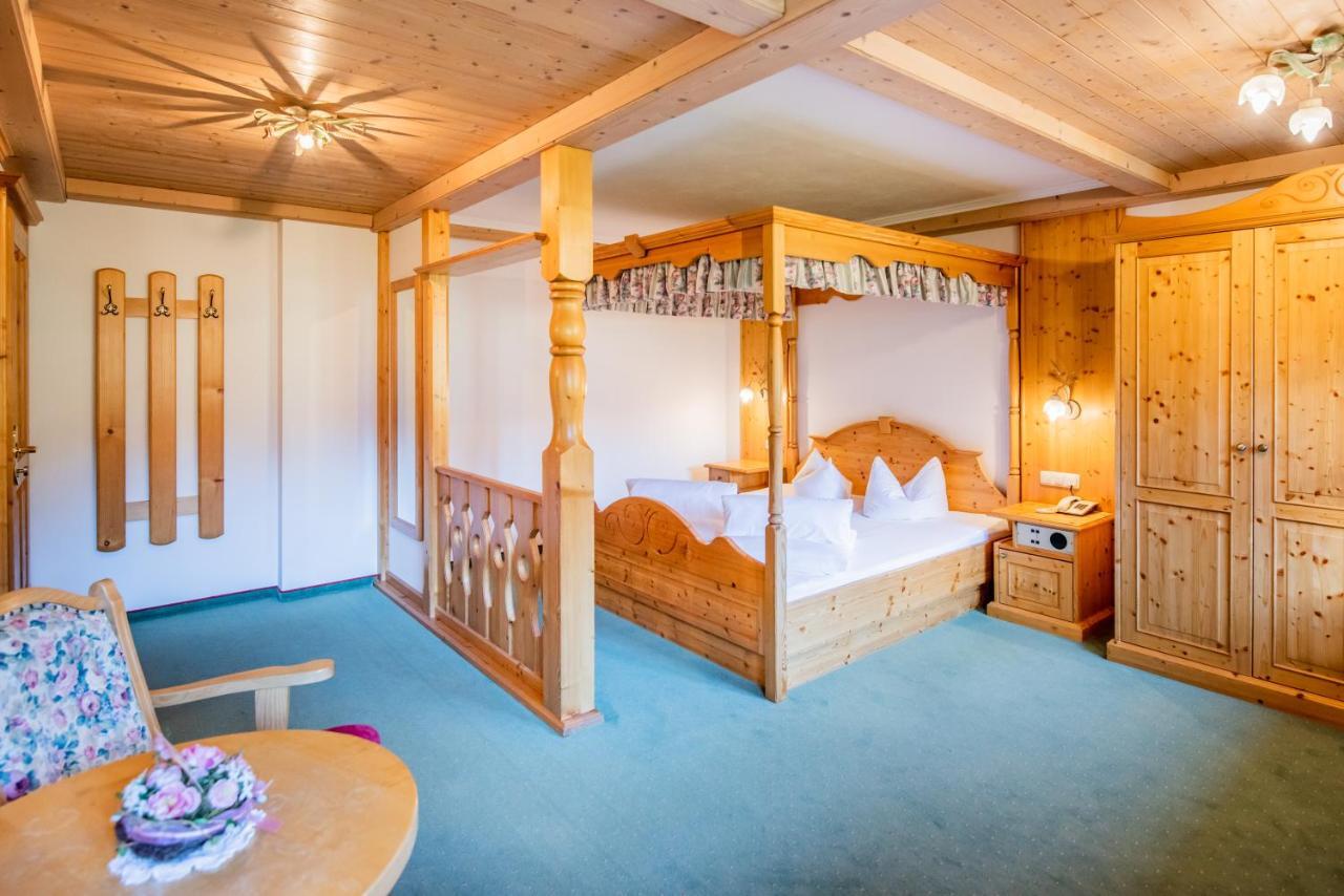 Panorama-Hotel Winklerhof Holzgau Kültér fotó