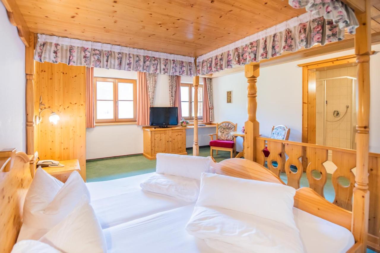 Panorama-Hotel Winklerhof Holzgau Kültér fotó